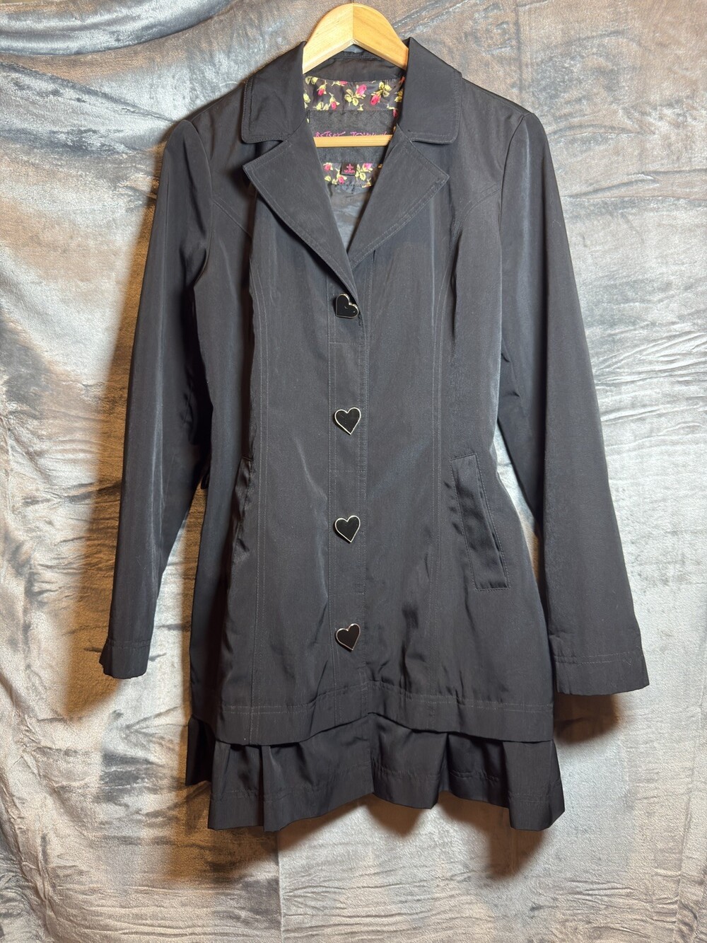 Betsey Johnson Black Wind Breaker/ Raincoat w Heart Buttons Size L